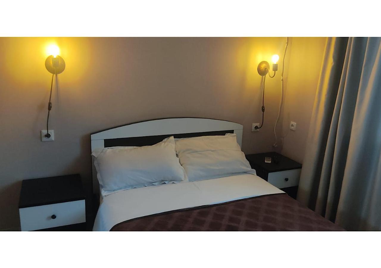 Hotel Lux Tbilisi Bagian luar foto