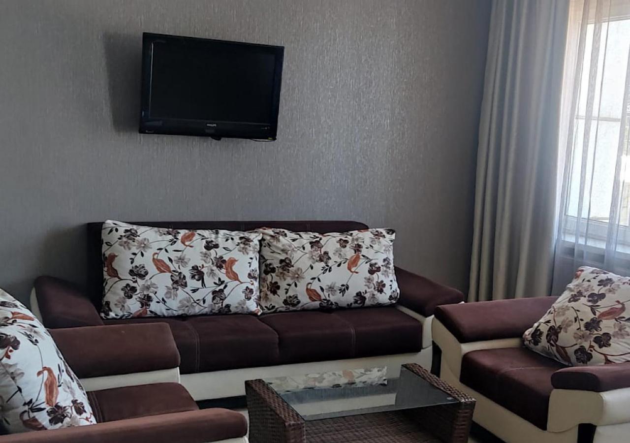 Hotel Lux Tbilisi Bagian luar foto
